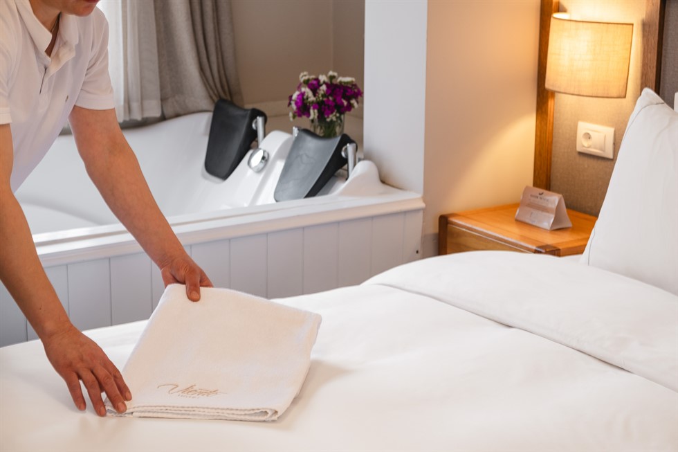 Alaçatı Viento Hotel room 201 deluxe room comfortable double bed for restful sleep
