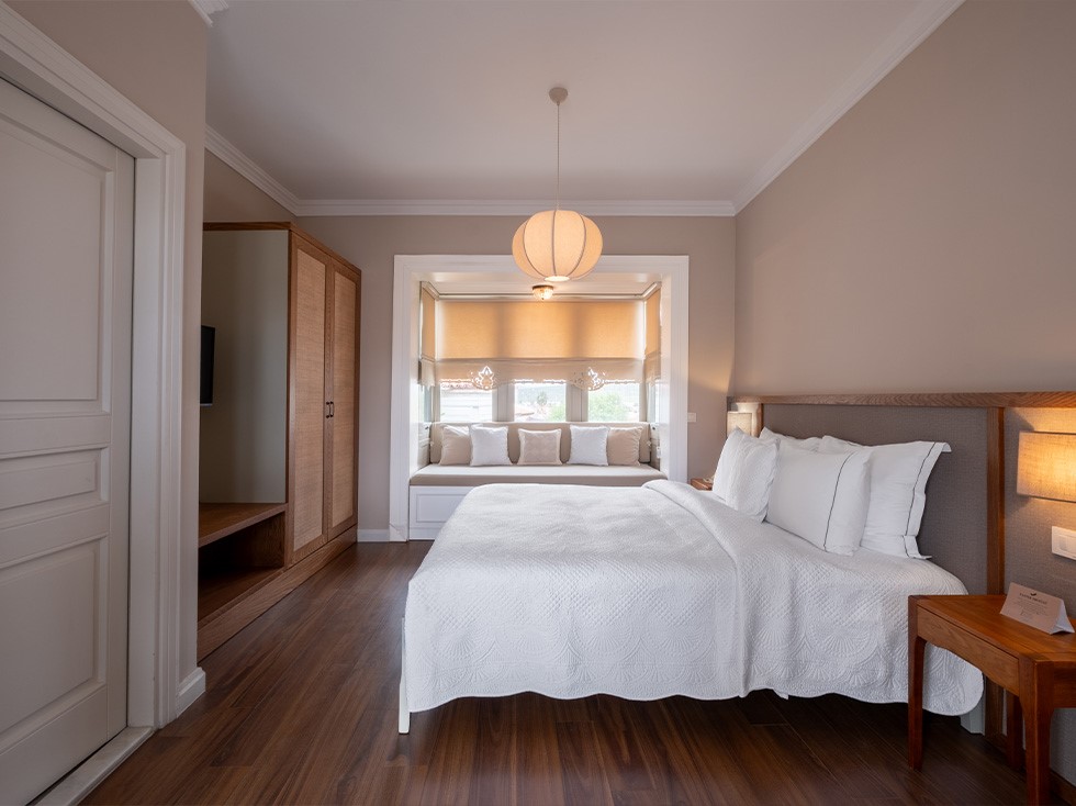 Alaçatı Viento Hotel deluxe oda 205 genel görünüm, ferah ve konforlu butik otel odası
