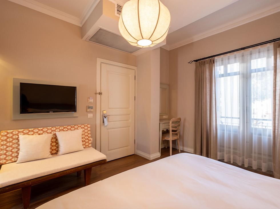 Viento Hotel Alaçatı deluxe room interior with stylish design and spacious layout