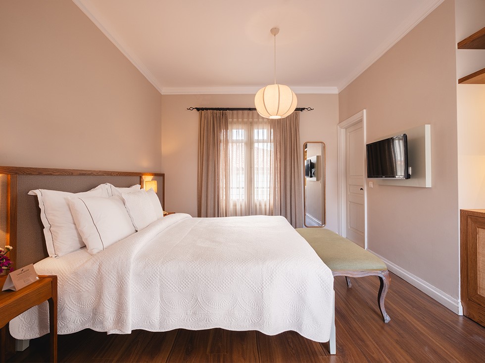 Alaçatı Viento Hotel deluxe oda 204 geniş açılı iç mekan