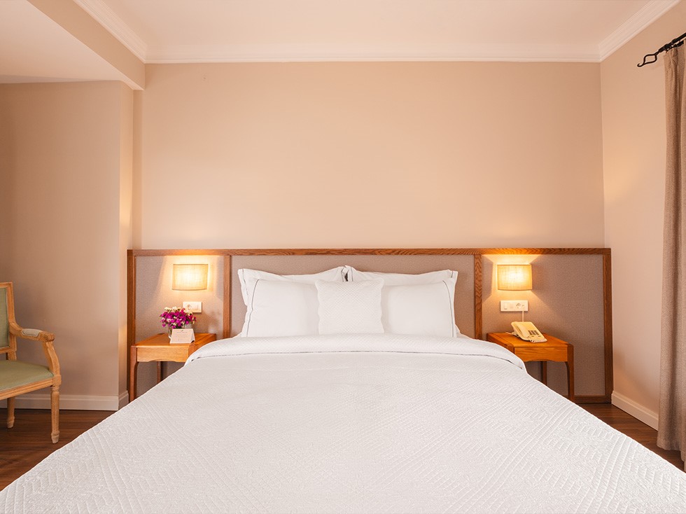 Alaçatı Viento Hotel deluxe oda 204 yatak görünümü