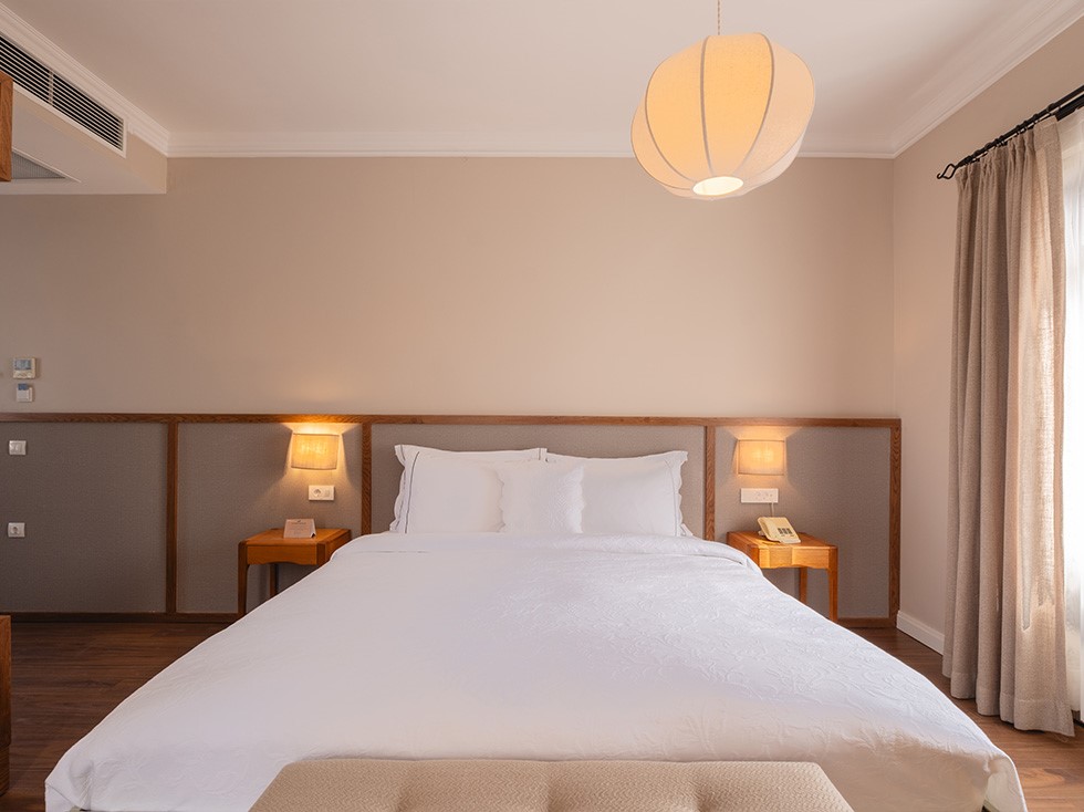 Alaçatı Viento Hotel deluxe oda 206 çift kişilik konforlu yatak detayları