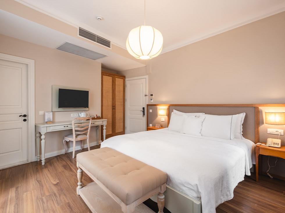 Alaçatı Viento Hotel oda 102 deluxe otel odası oturma alanı konforlu ve huzurlu atmosfer