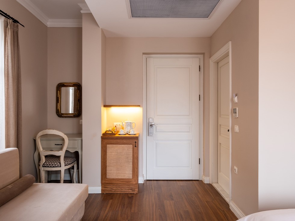 Alaçatı Viento Hotel oda 106 deluxe giriş alanı